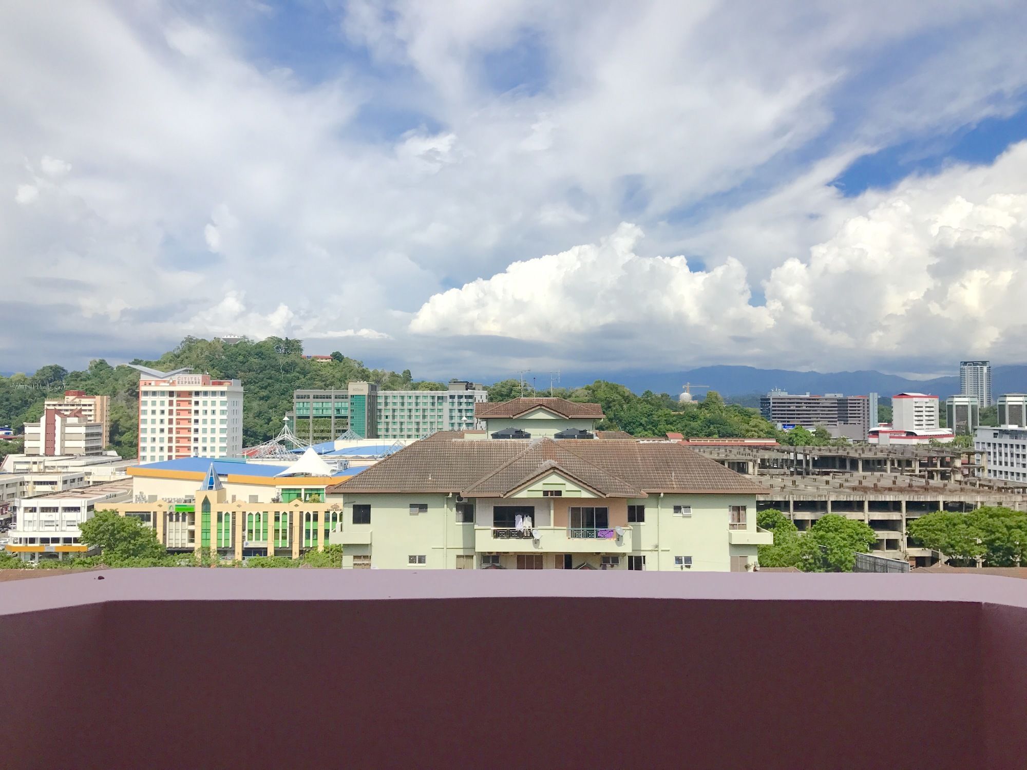 Sunset & Seaview Vacation Condos At Marina Court Resort Condo Kota Kinabalu Eksteriør billede